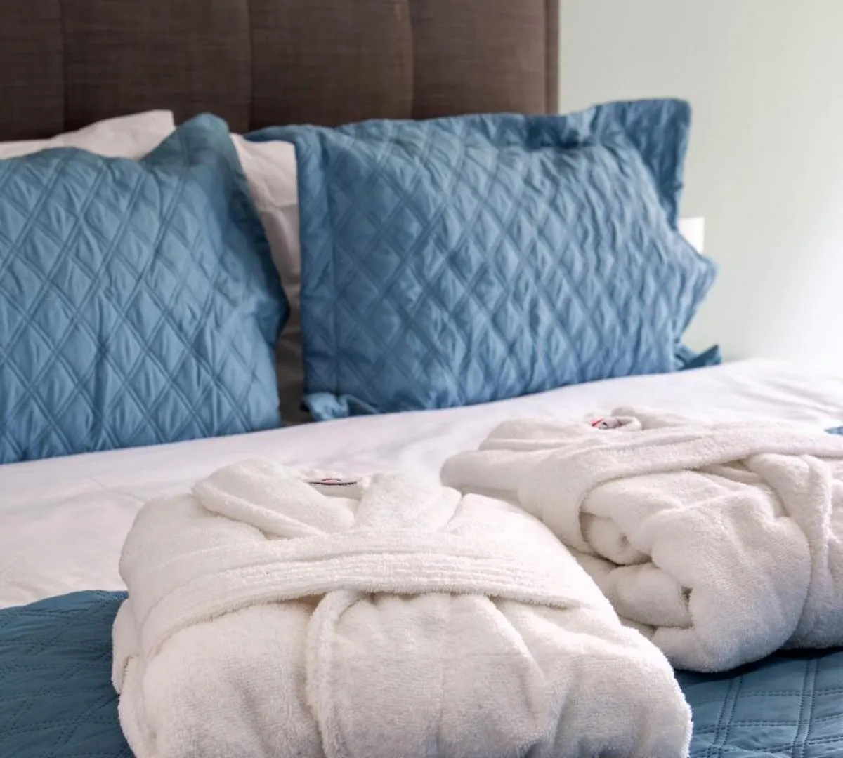 Charming Guest House In Amazing Exeter Location דירה